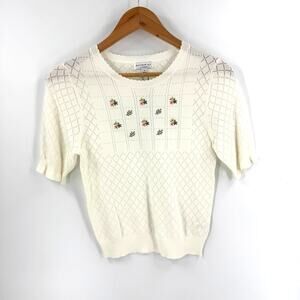 Current Air NWT Pointelle Knit Short Sleeve Sweater Floral Embroidery Small